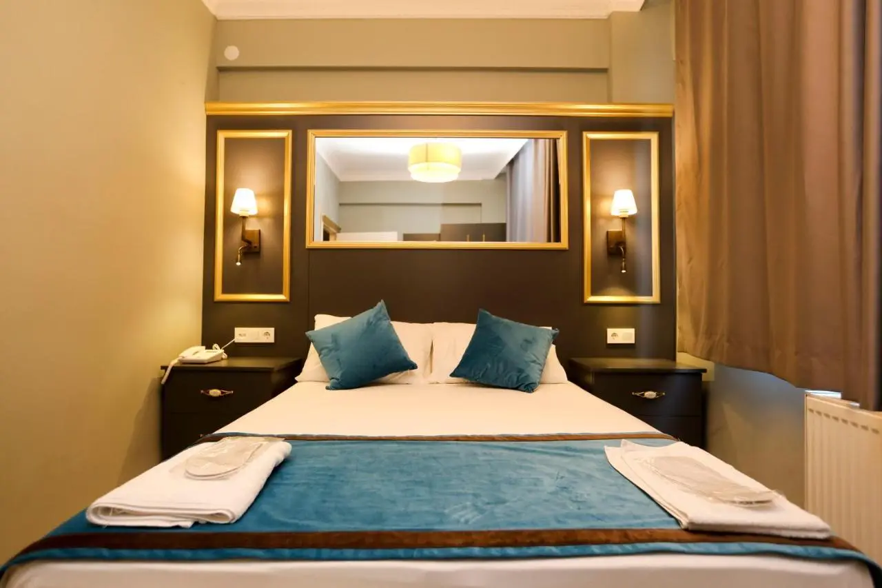 Grand Moon Hotel Suites