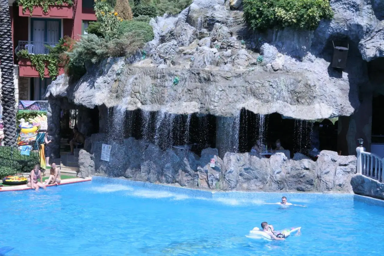 Grand Aquarium