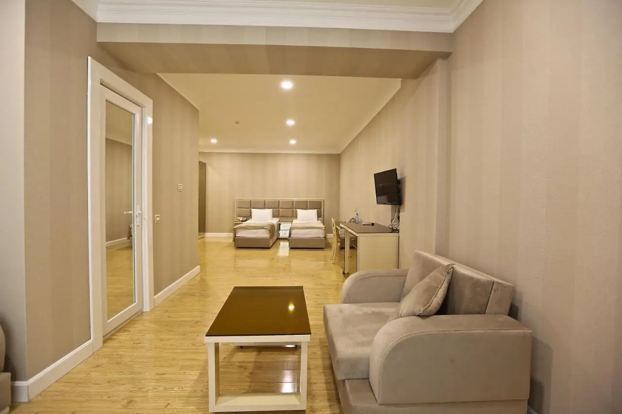 Rusel Hotel