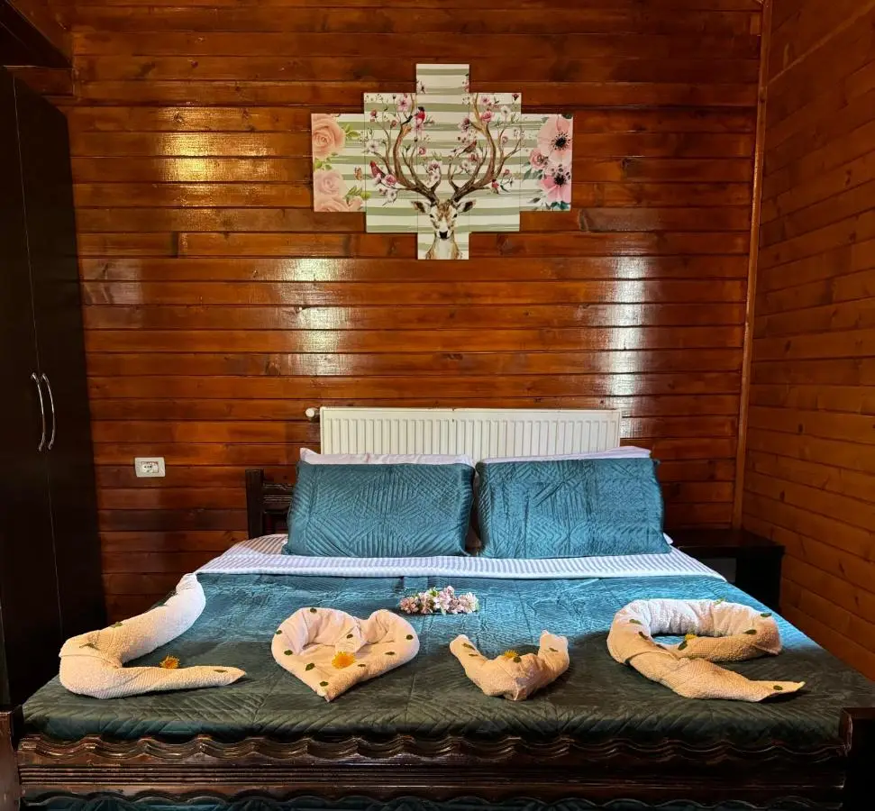 Thethi Paradise Hotel & Restaurant