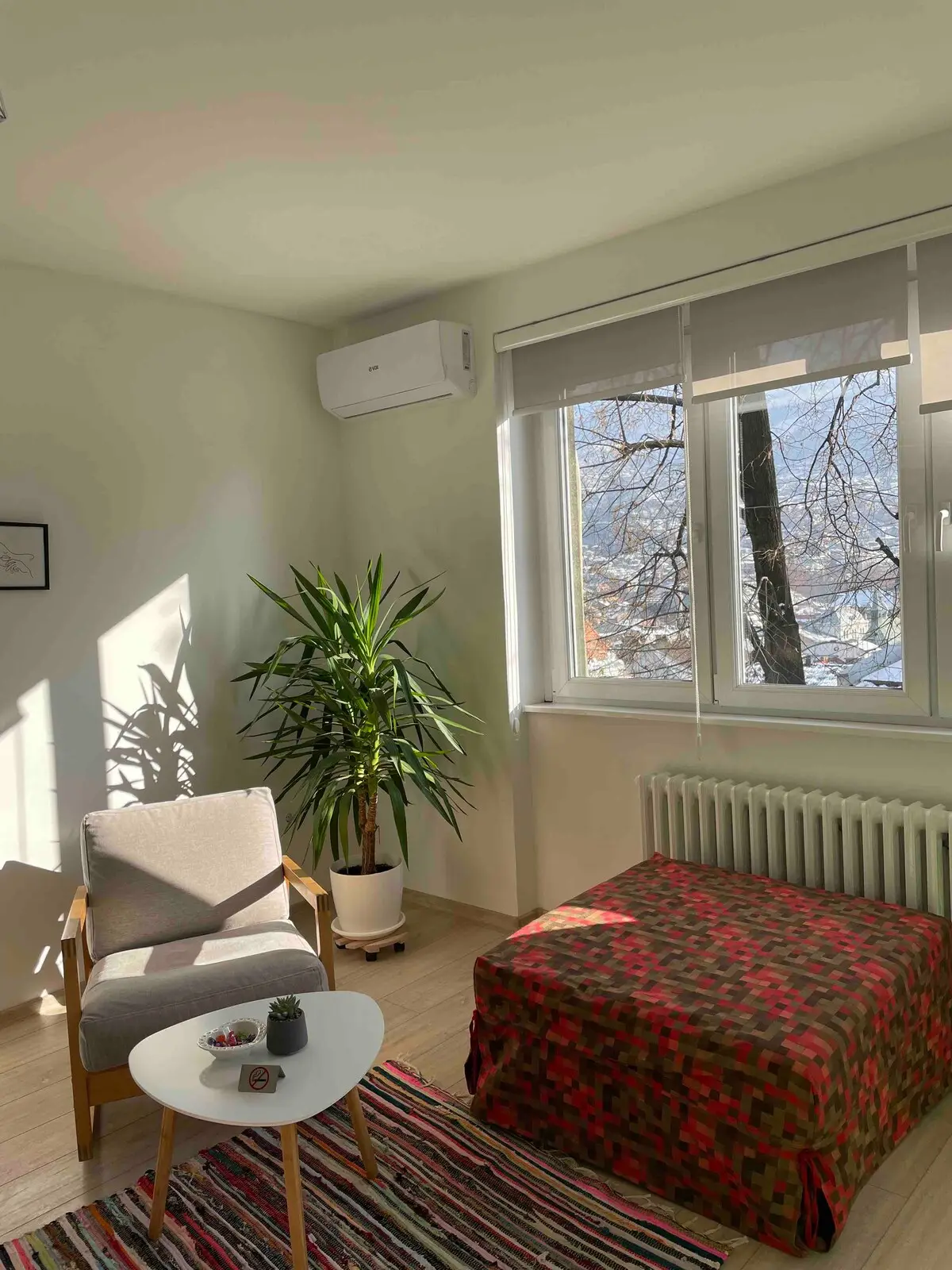Beautiful White Studio Apartment Lejla