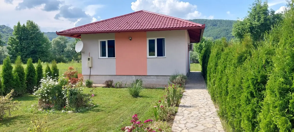 Lamija House