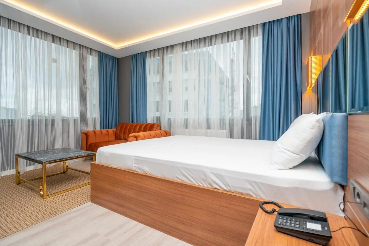 Center Suite