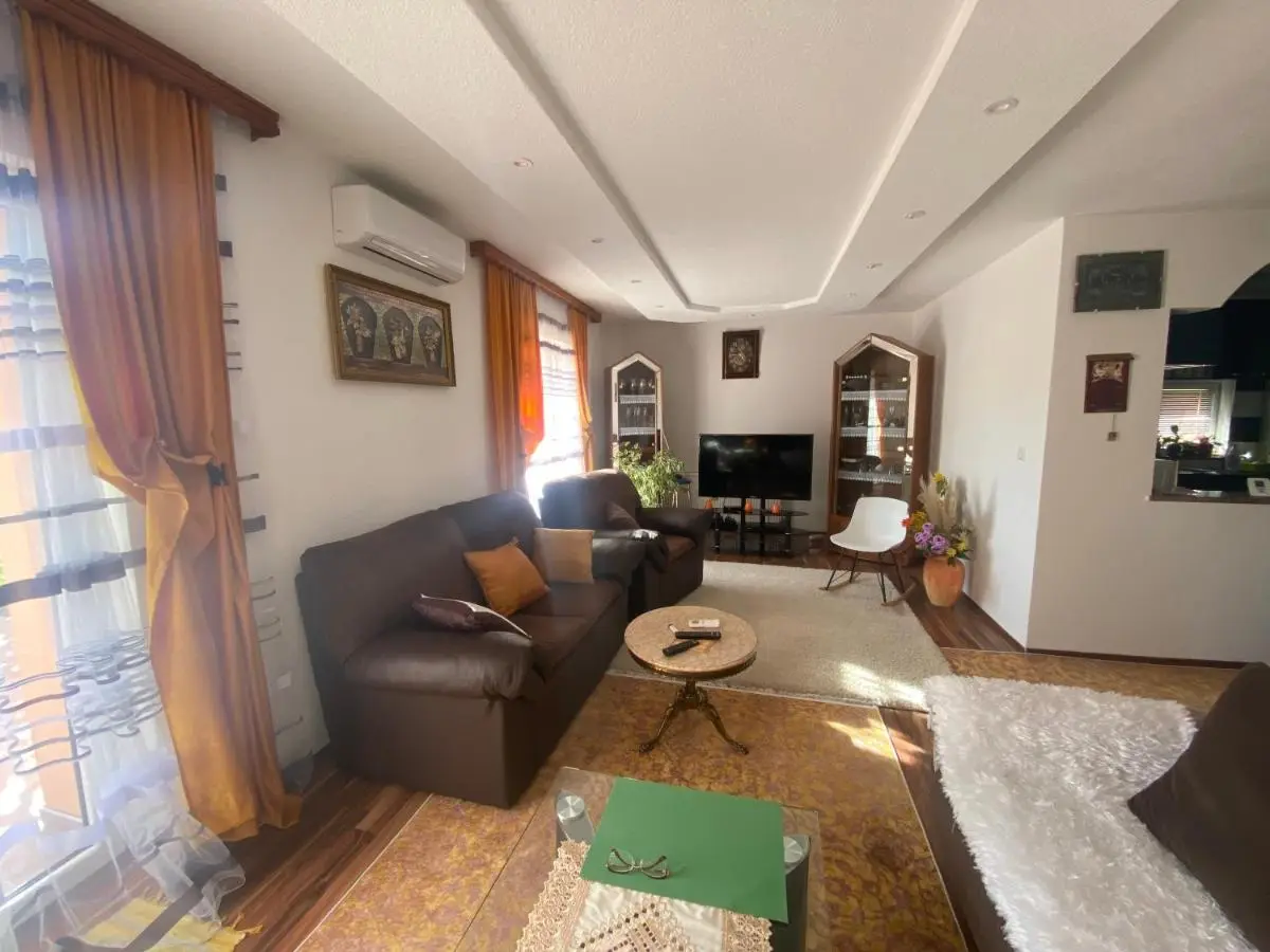 Vila Una 1