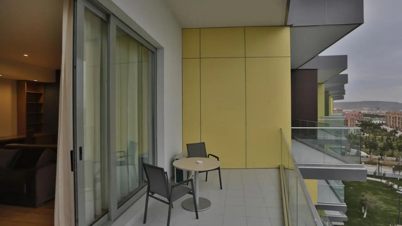 HomeBridge Hotel Apartments