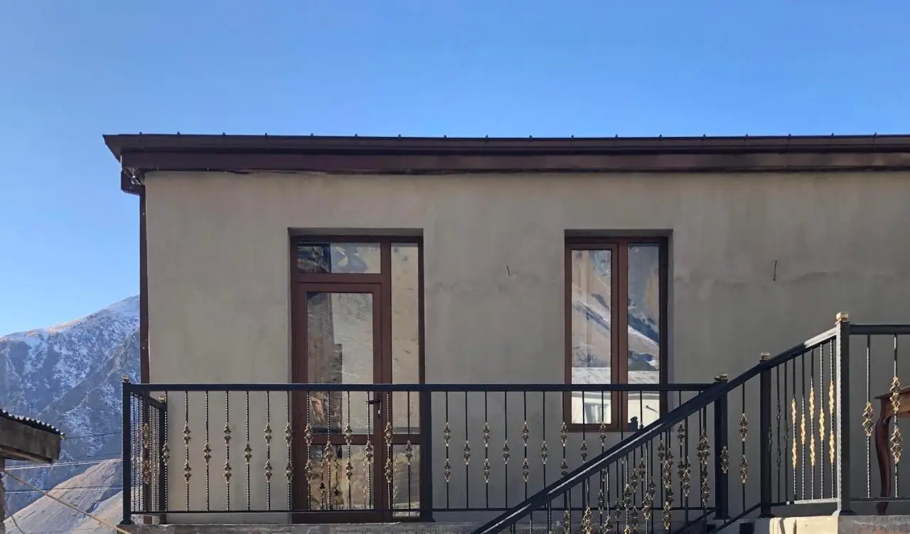 Wander Kazbegi Hotel