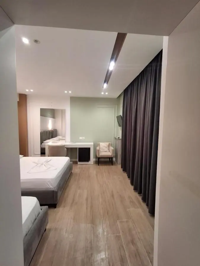 HOTEL KRISTAL