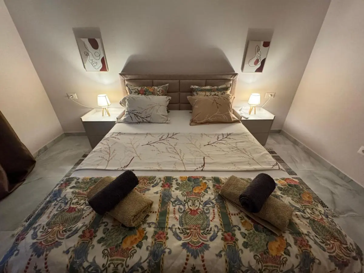 Downtown Deluxe Apartment