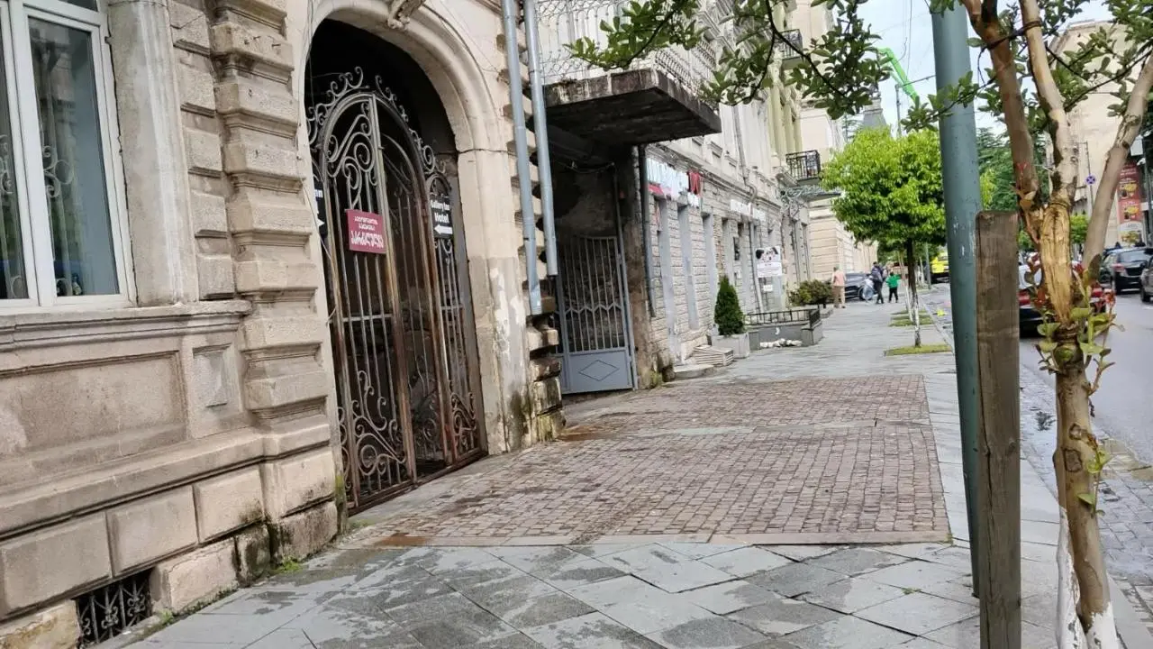 Tkbili Sakhli