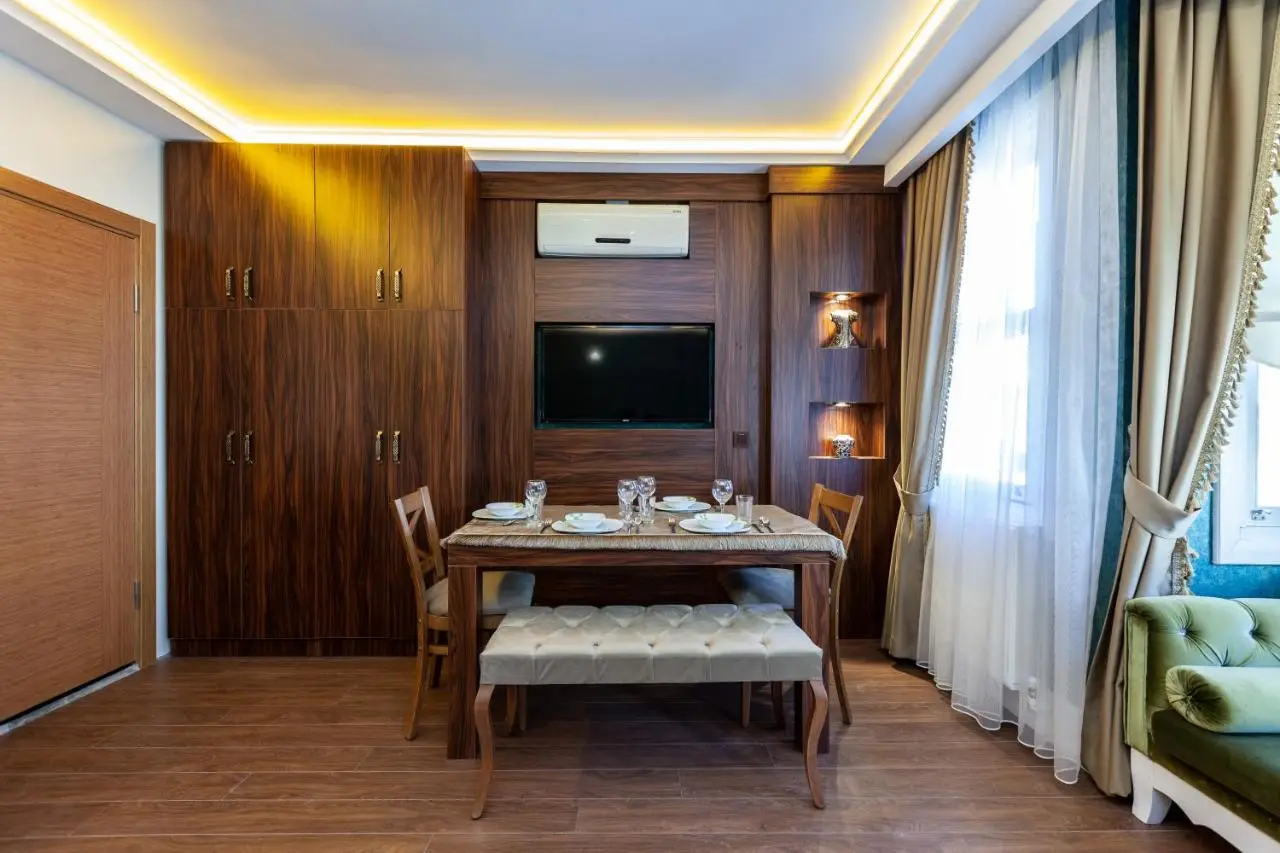 Rose Mansion by Otantik Suites