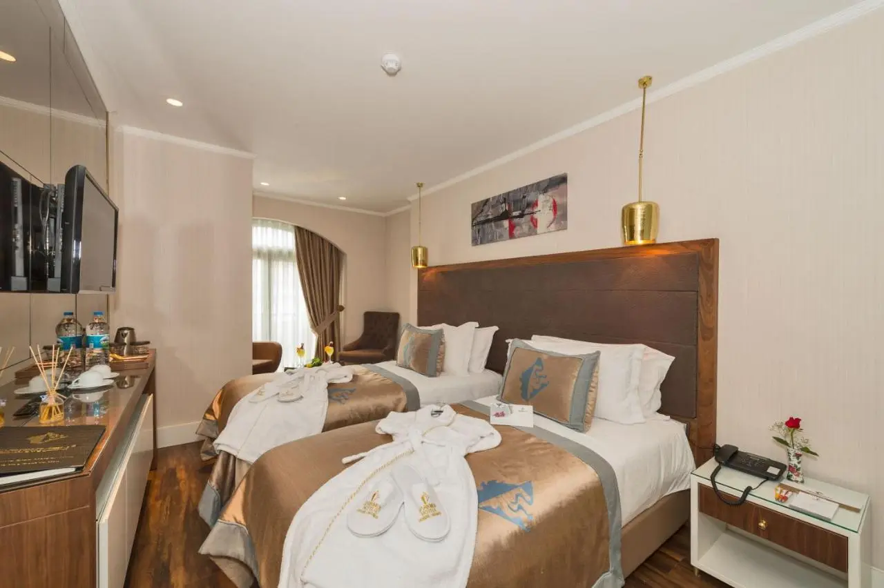 Darkmen Hotel