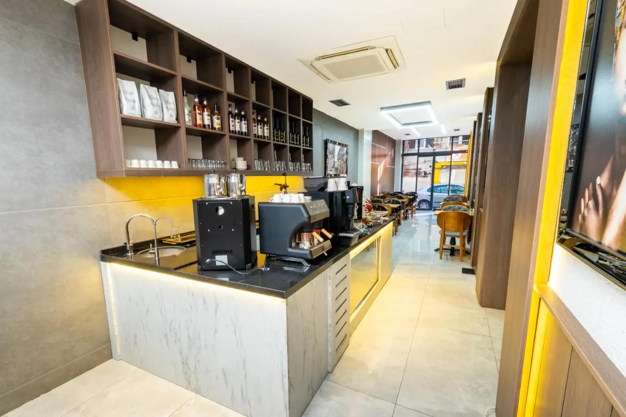Luxury Life Suites