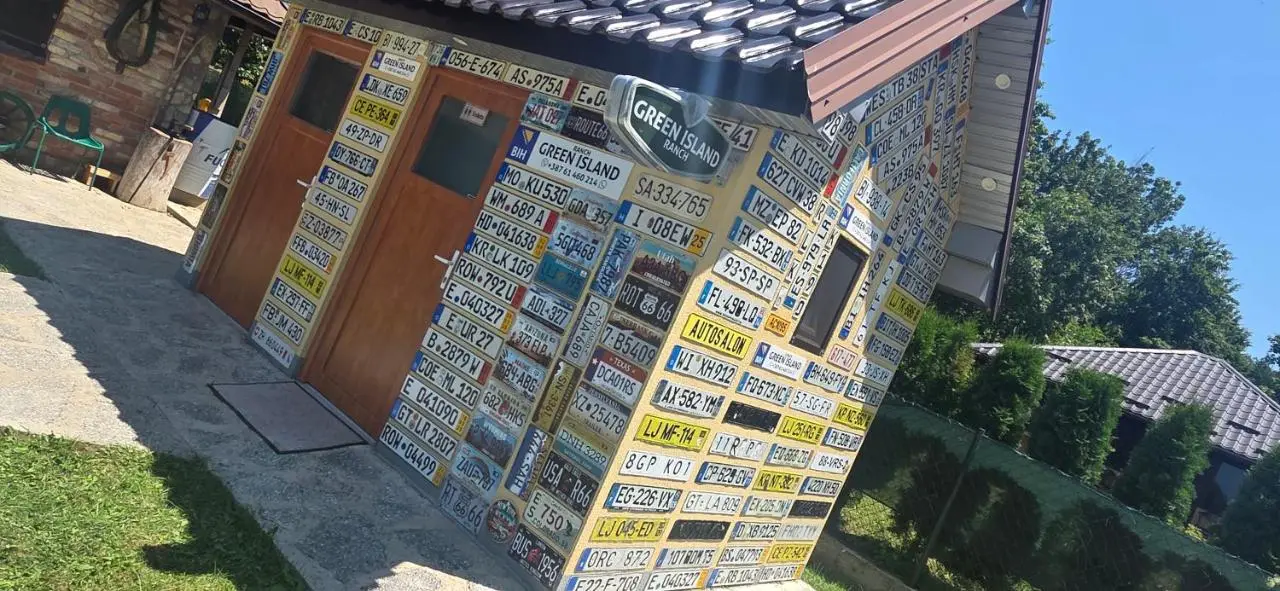 Vikendica, Bazen, Šedrvan, Rafting na Uni, Quad