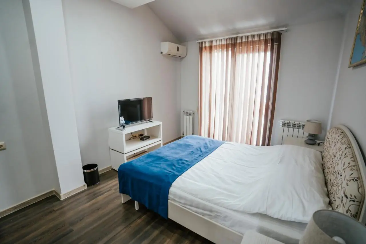 West Apart Hotel