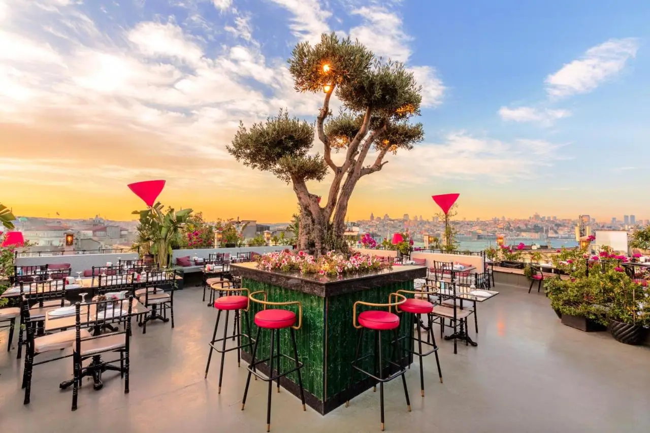 Seres Hotel Old City