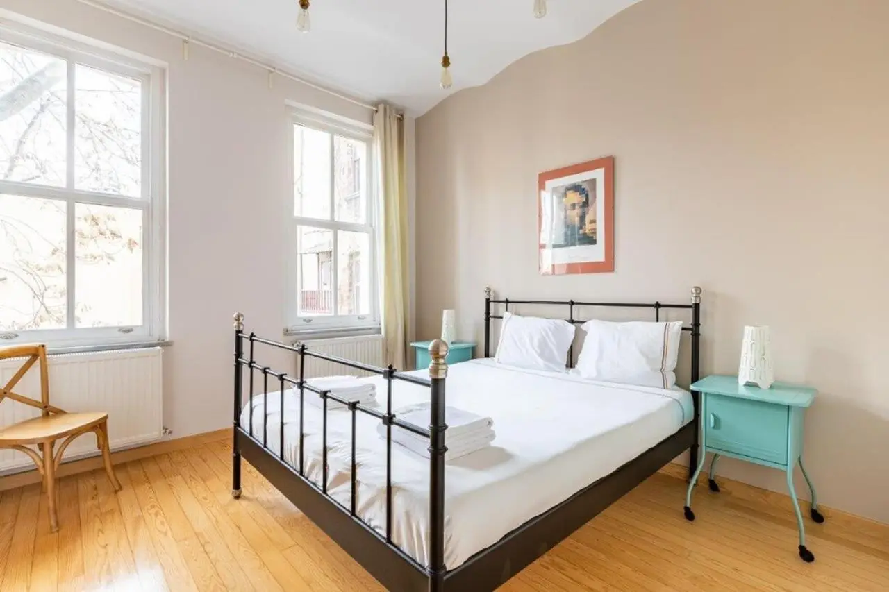 Warm Cozy Charming 2BD2Bath GalataTower Gem! #256