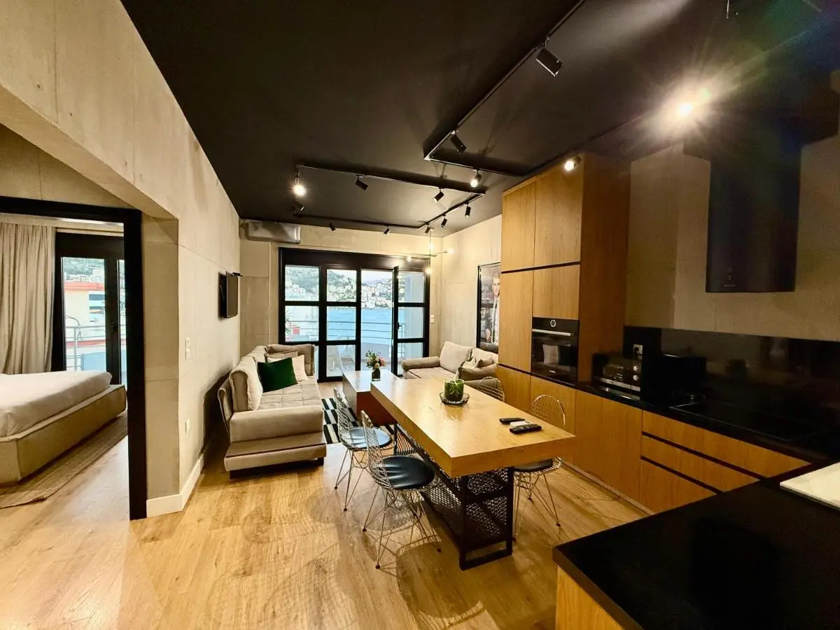 Limani Luxury Apartments Beachfront