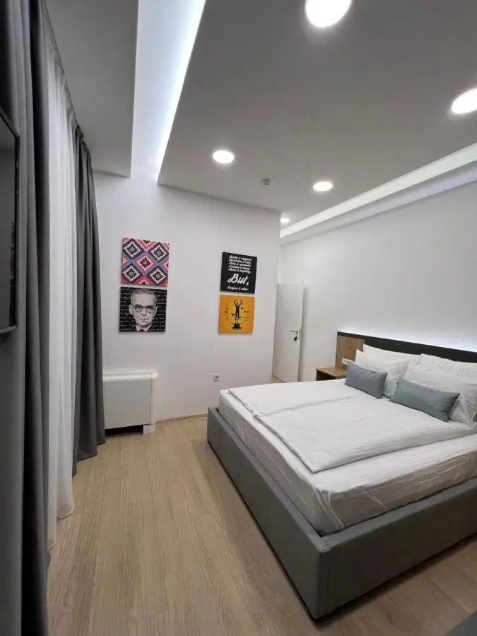 OLYMPIC 84 Apartments
