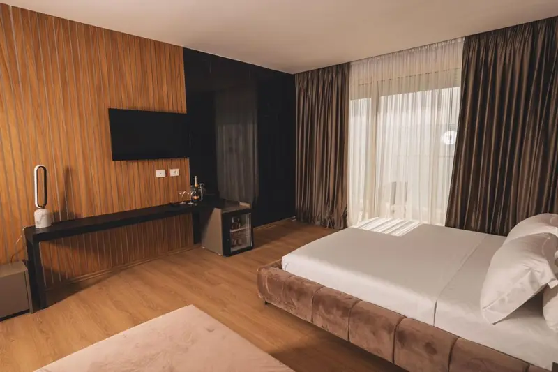 Grand Mirage