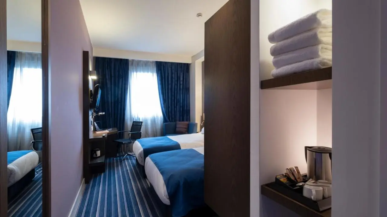 FEZ INN Hotel