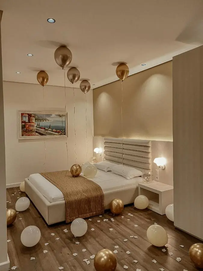 Maxi Room