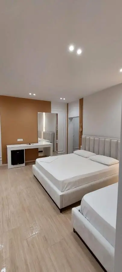 HOTEL KRISTAL