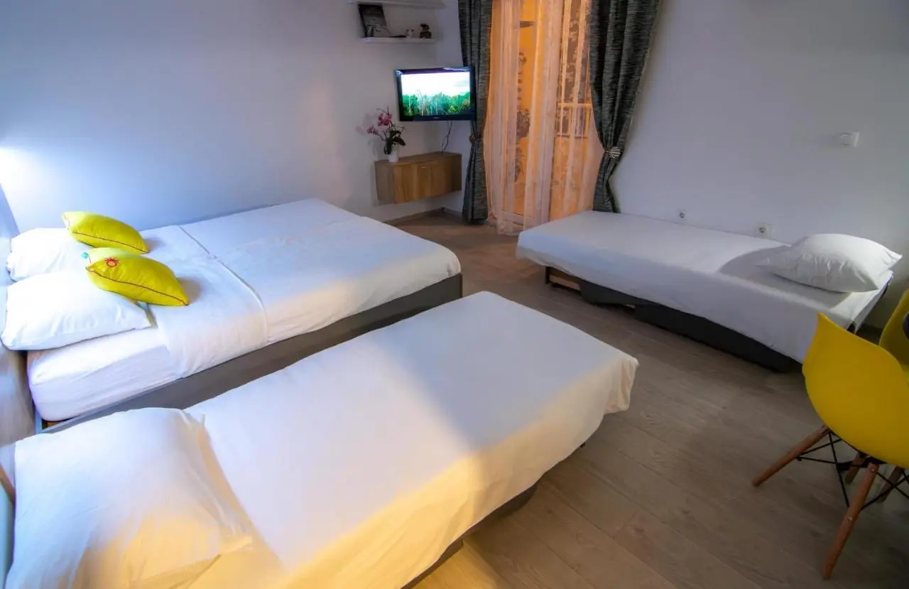 Studio Apartment Mia - free parking