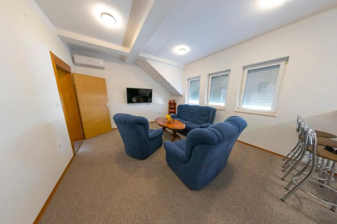 APARTMAN NAAJ