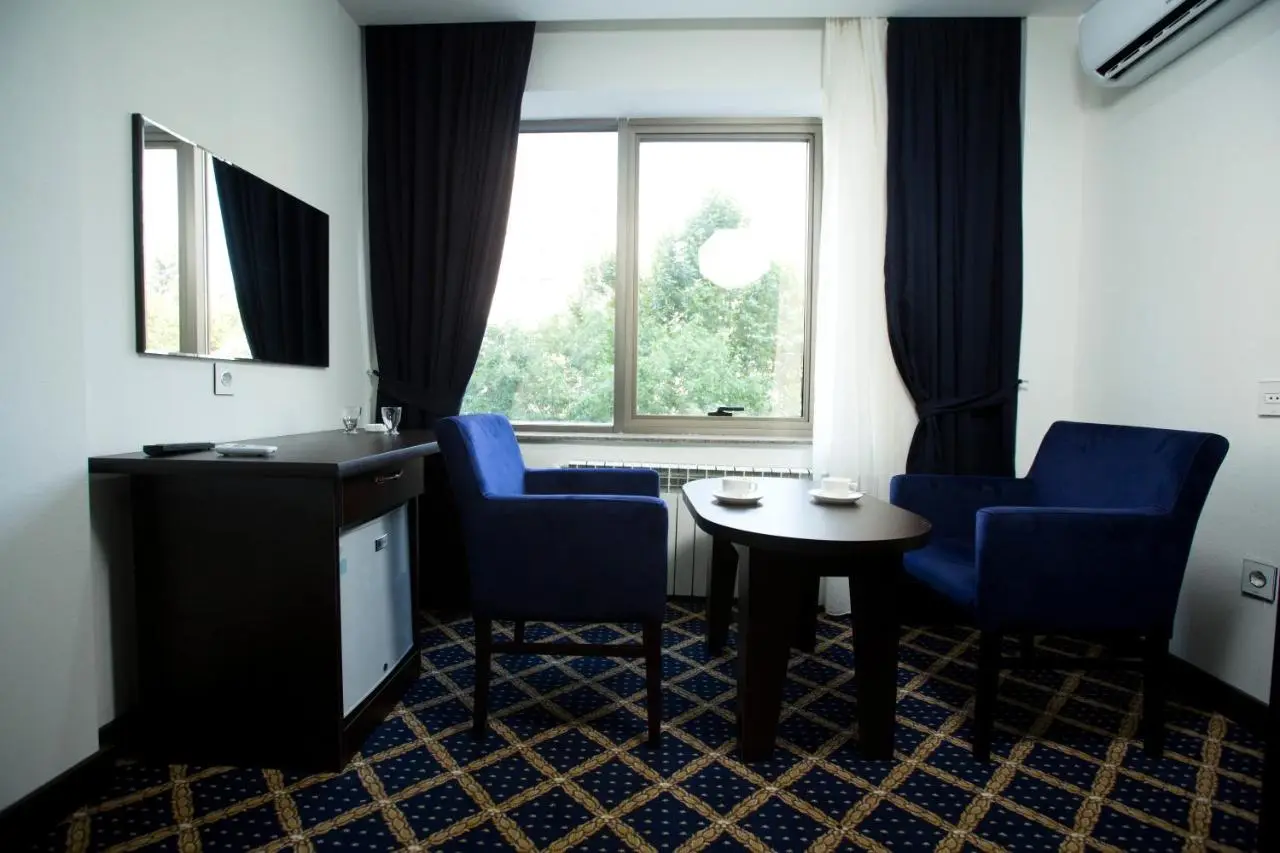 Kristal Inn Hotel