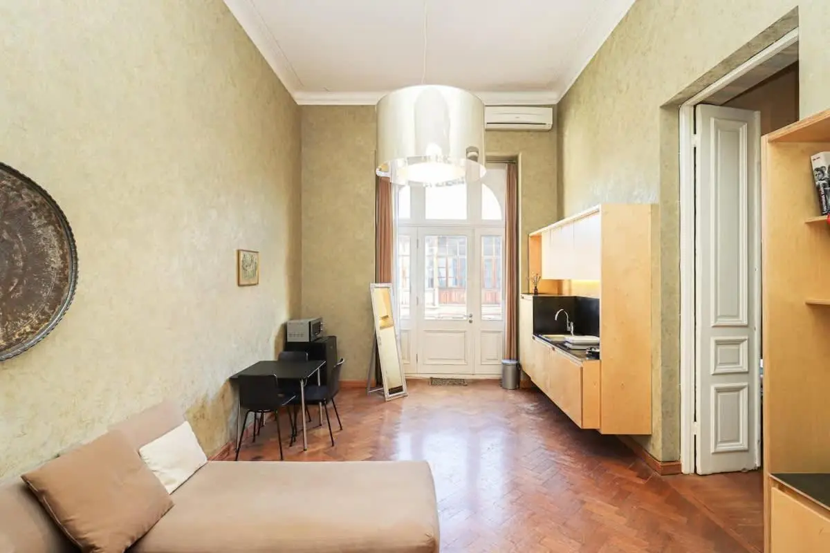 1-BR Apt in Central Tbilisi by Wehost