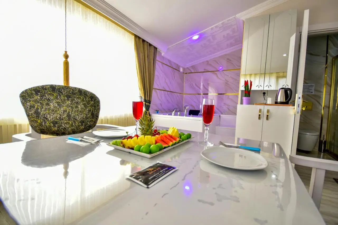 LOCA Suit LİFE AİRPORT HOTEL