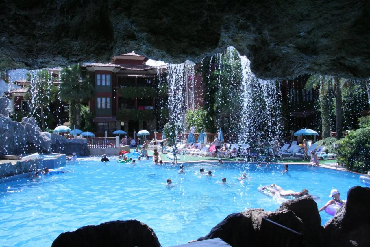 Grand Aquarium