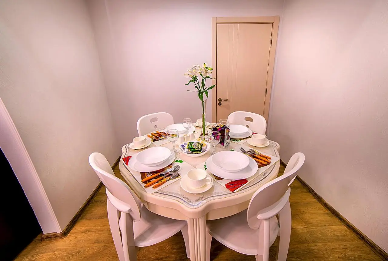 Hermes Apartment