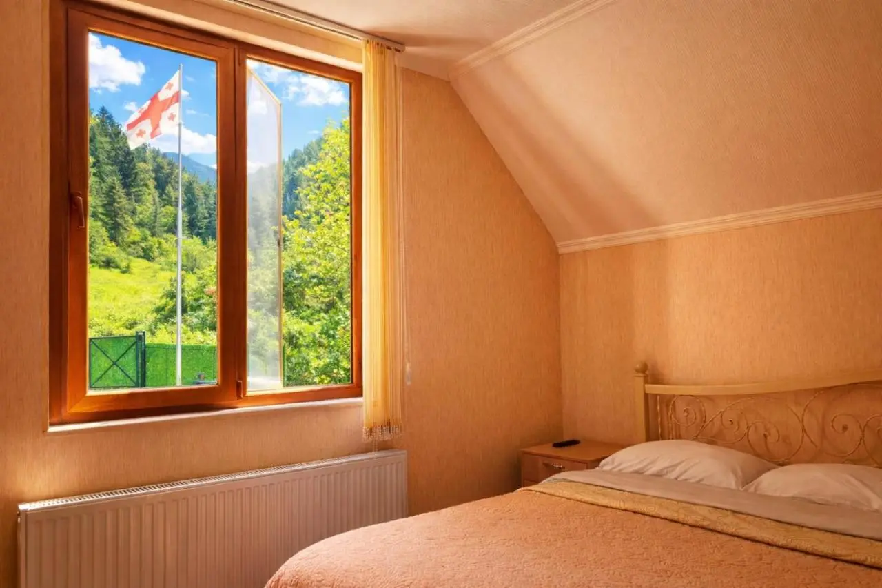 Hotel forest echo