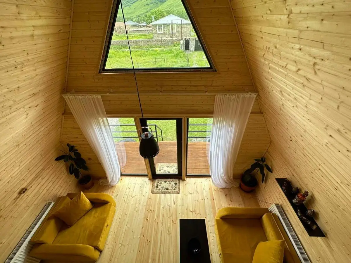 Thomas' Hut