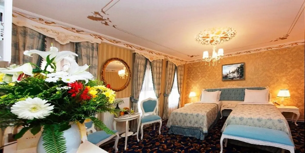 Villa Paradiso Hotel & Spa