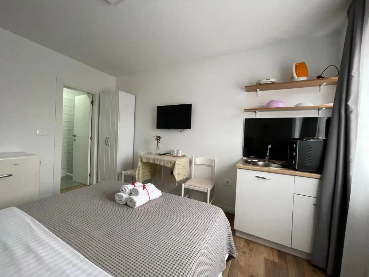 Central Studio Apartments