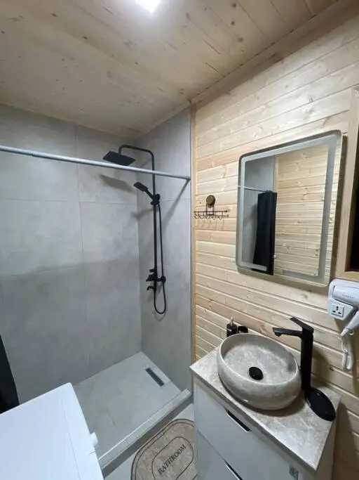 Magic Hut_Kazbegi