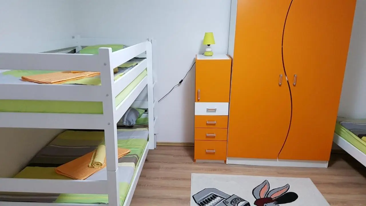 Green Garden Apartment
