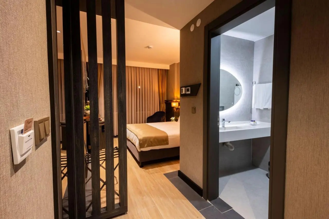 WestDoor Hotel