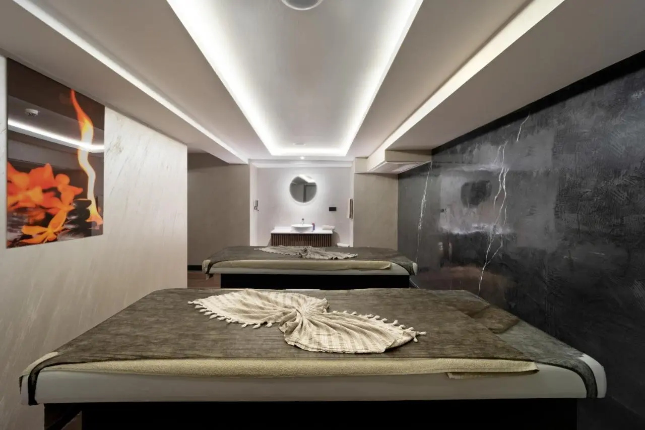 Orka Royal Hotel & Spa