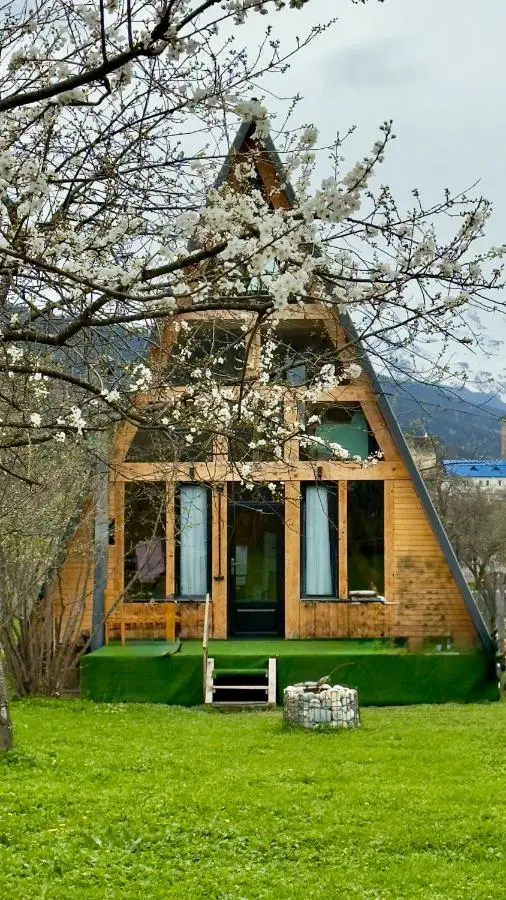 A-frame mestia