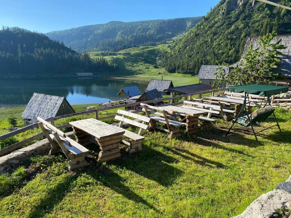 Prokoško jezero Zlatna koliba