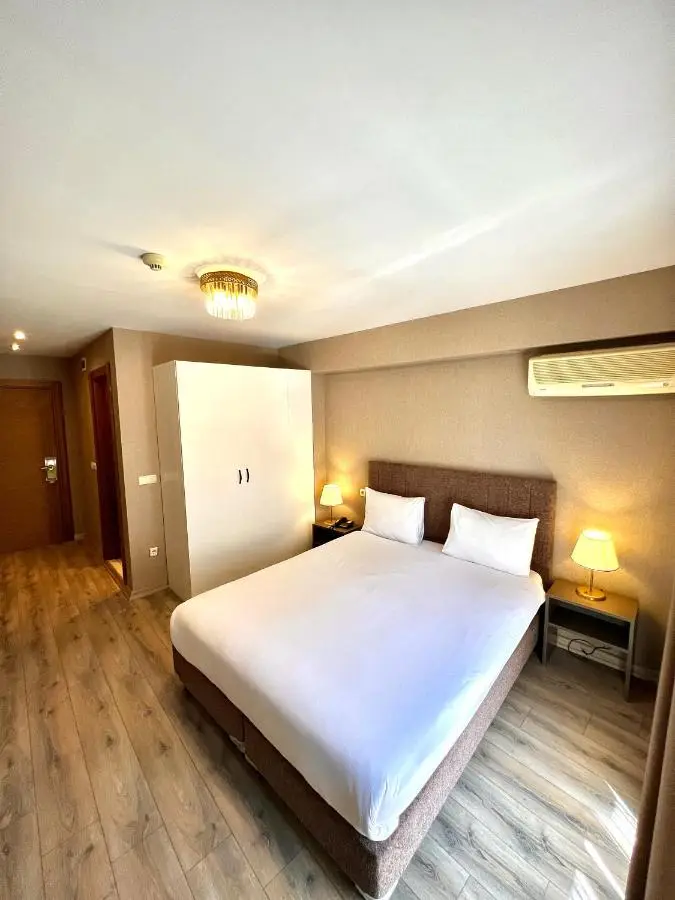 Flower Palace Hotel