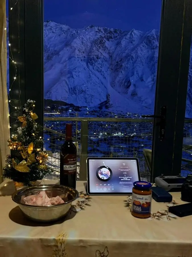 Cottage Mountain crystal kazbegi