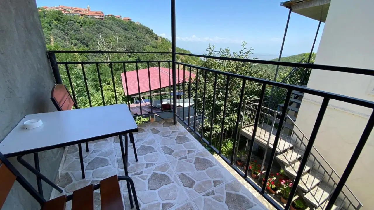 Lia's Guest House