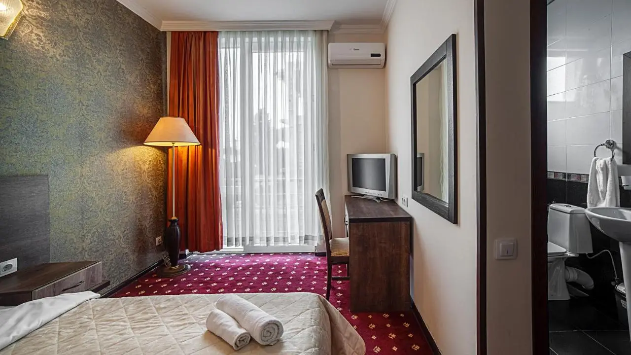 Orange Hotel