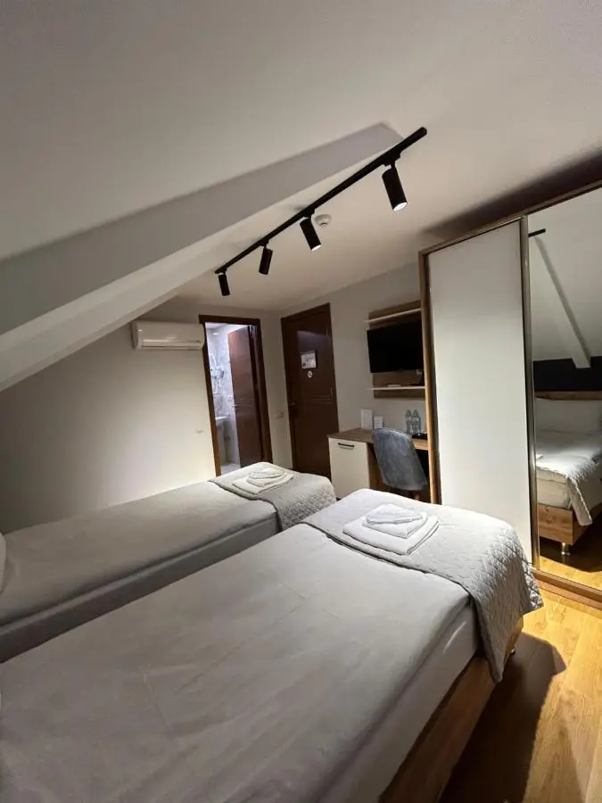 10 KEYS Boutique Hotel