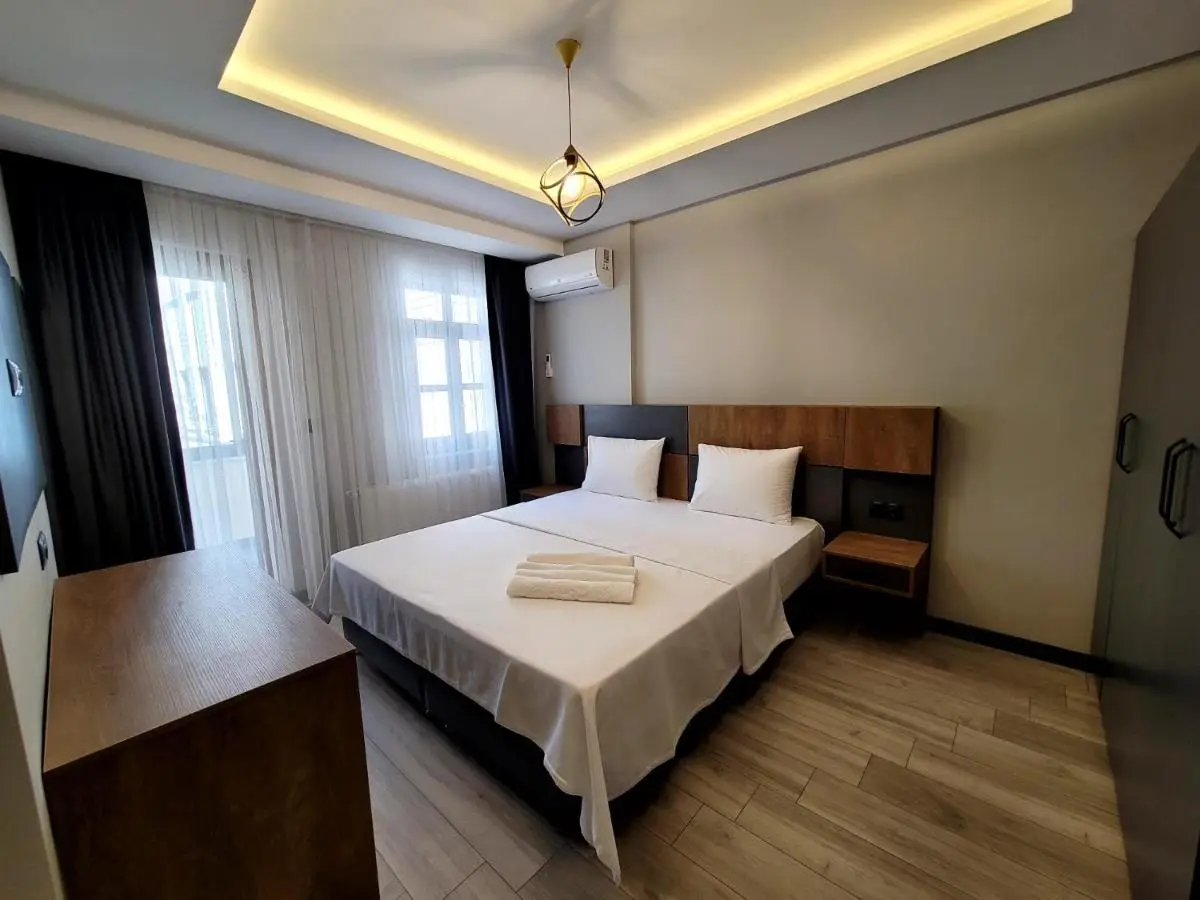 Levent Apart