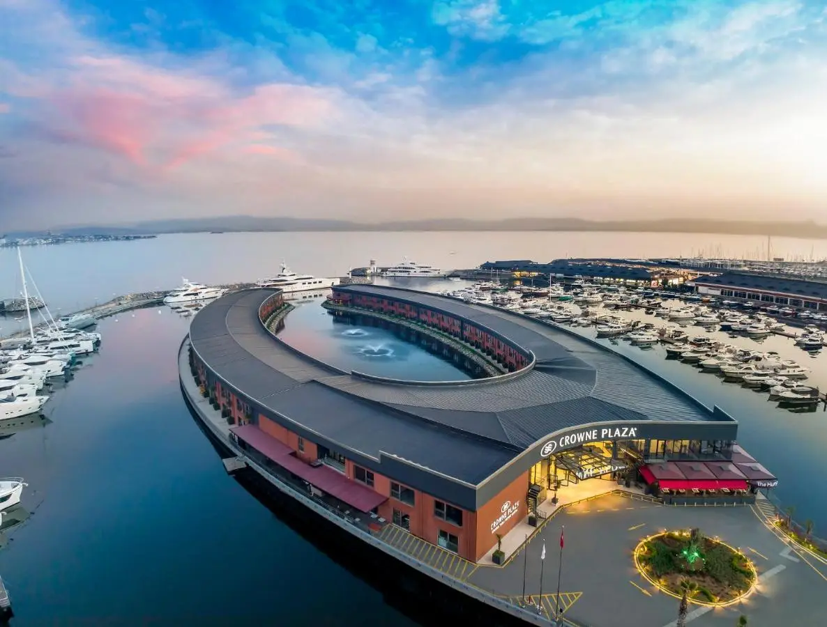 Crowne Plaza Istanbul Tuzla Viaport Marina by IHG